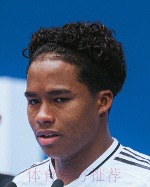 官方:恩德里克7月27日亮相伯纳乌 球员将签约6年