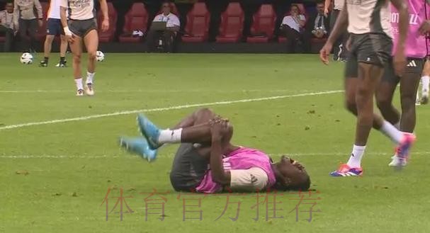 卡马文加谈伤情:膝盖有点疼 周三上午将接受检查